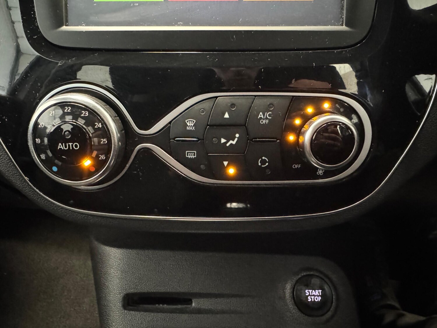 Used Renault Captur 2017 for sale - 78157408: Photo 24