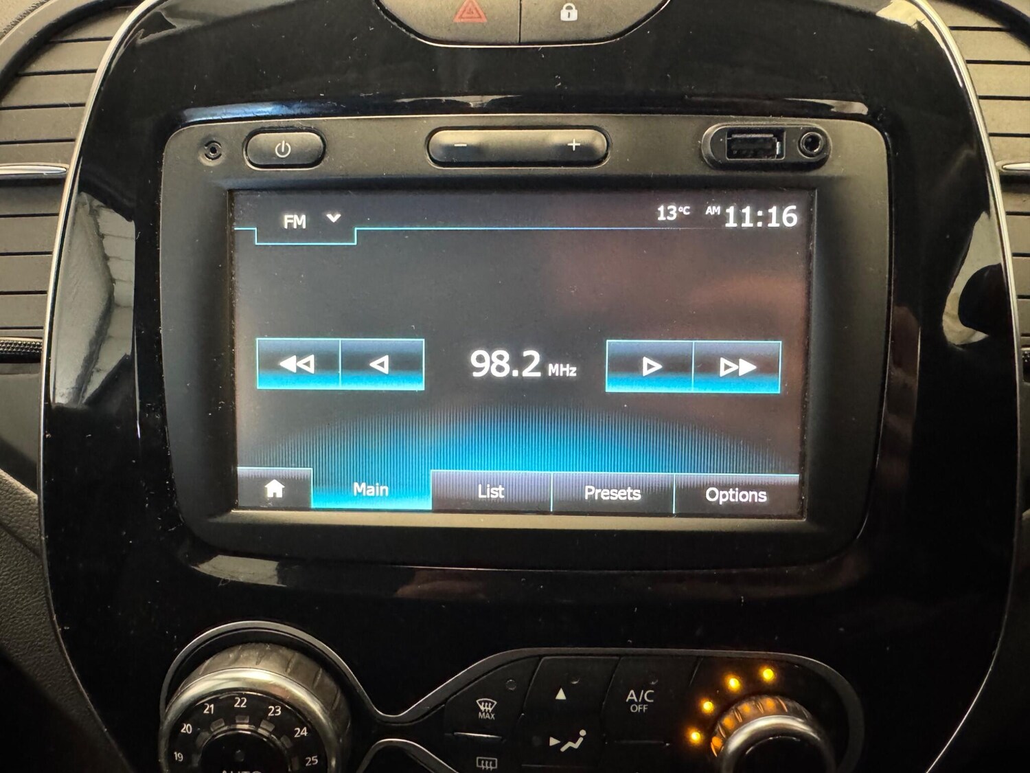 Used Renault Captur 2017 for sale - 78157408: Photo 29