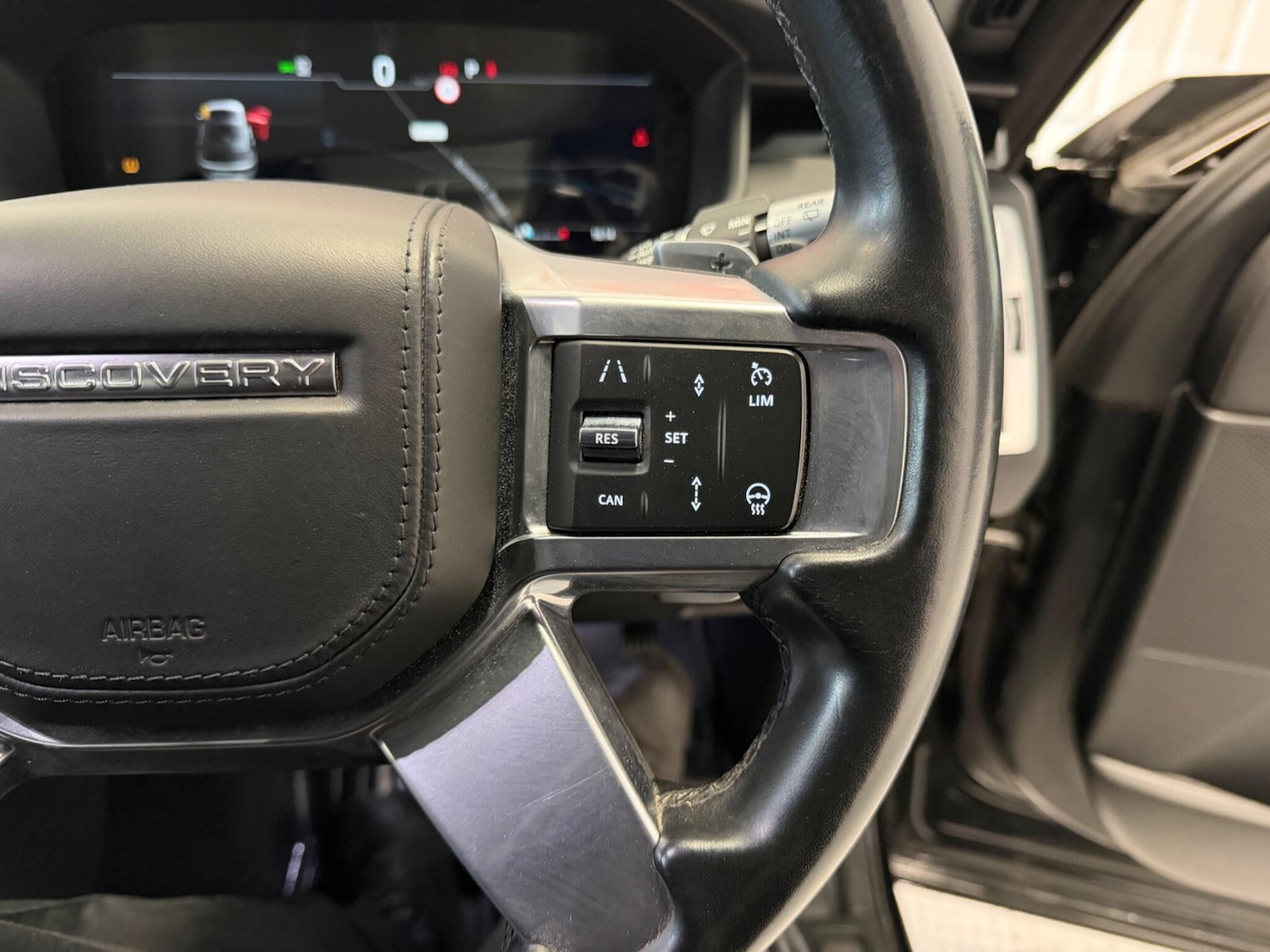 Used Land Rover Discovery 2021 for sale - 77909719: Photo 21