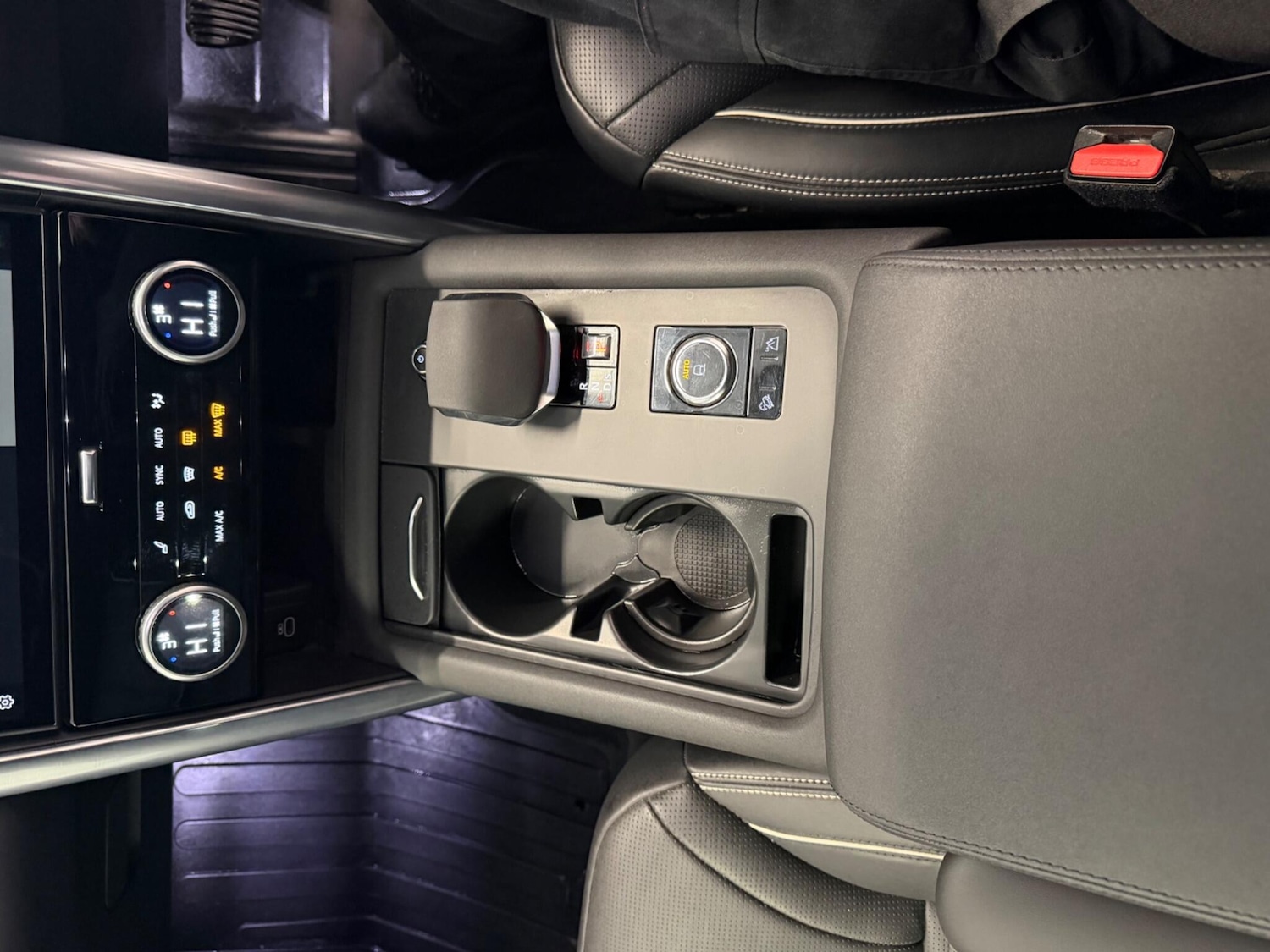 Used Land Rover Discovery 2021 for sale - 77909719: Photo 30