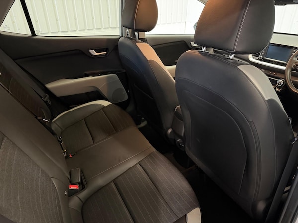 Used Kia Stonic 2018 for sale - 76294548: Photo 11