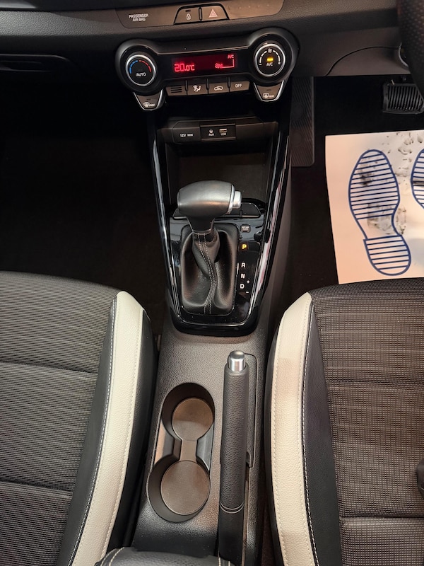 Used Kia Stonic 2018 for sale - 76294548: Photo 26