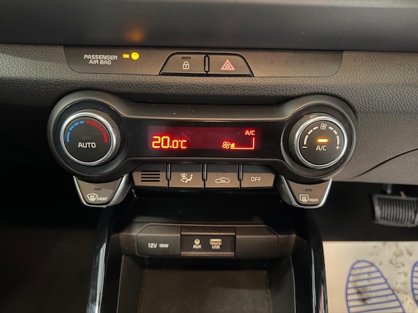 Used Kia Stonic 2018 for sale - 76294548: Photo 27