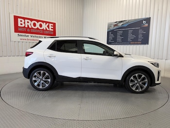 Used Kia Stonic 2018 for sale - 76294548: Photo 3