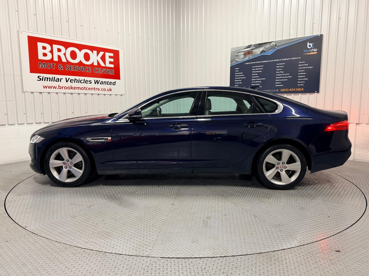 Used Jaguar XF 2017 for sale - 76632913: Photo 10