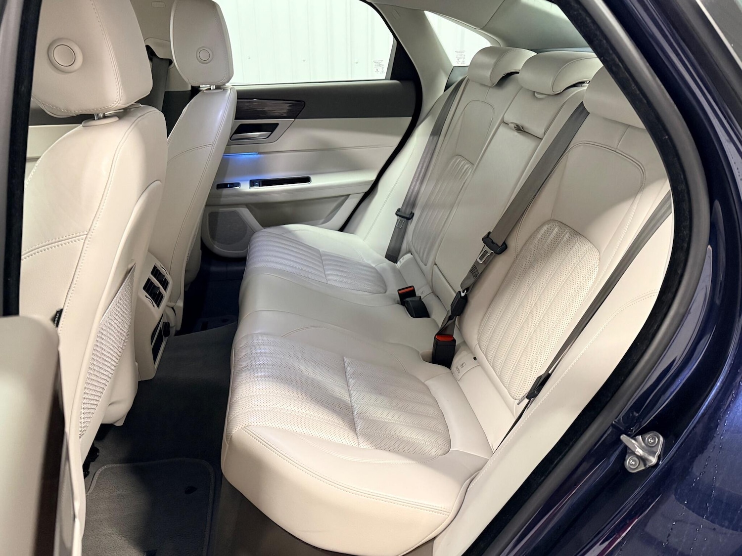 Used Jaguar XF 2017 for sale - 76632913: Photo 17