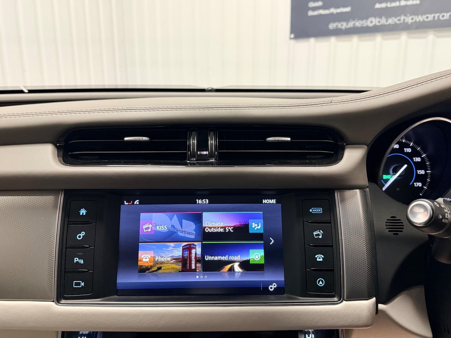 Used Jaguar XF 2017 for sale - 76632913: Photo 28