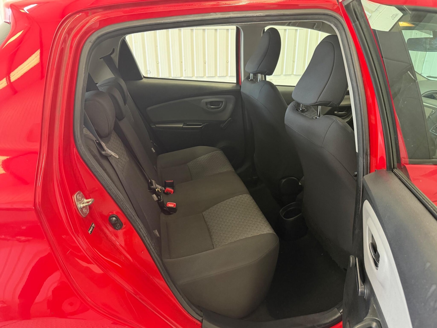 Used Toyota Yaris 2015 for sale - 77854138: Photo 12