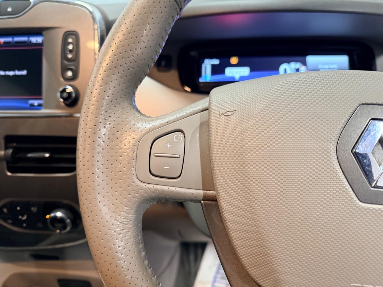 Used Renault Zoe 2019 for sale - 77351666: Photo 22