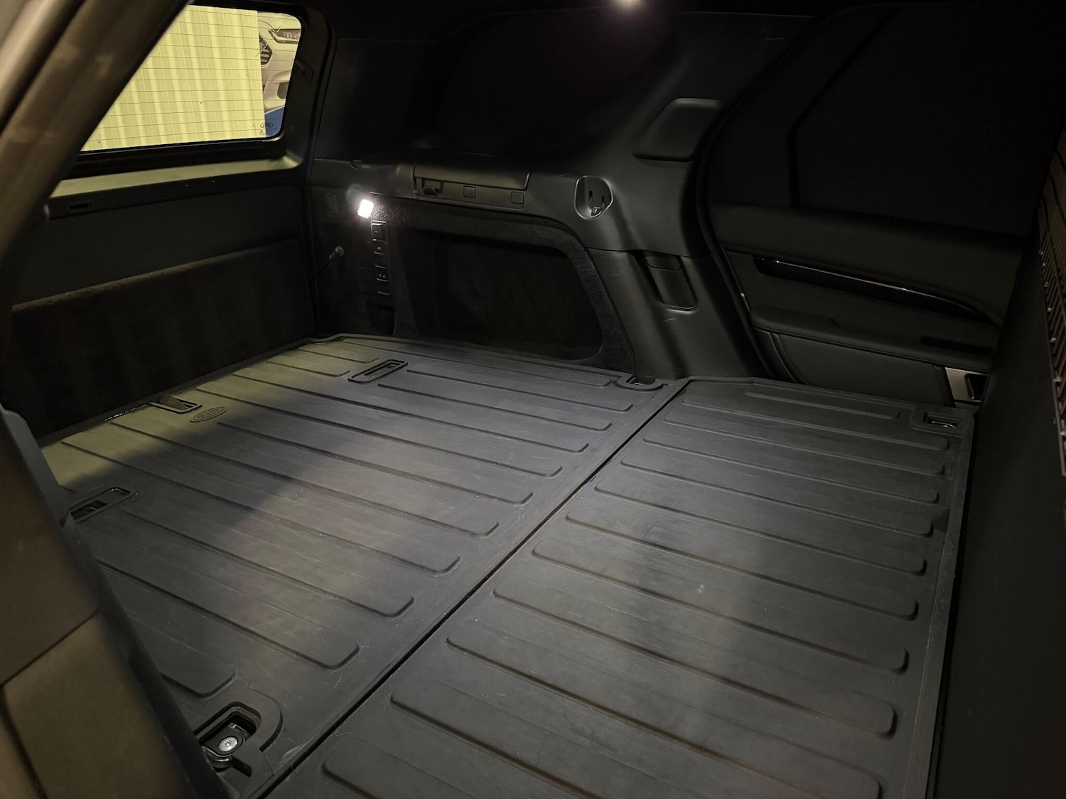 Used Land Rover Discovery 2021 for sale - 76634018: Photo 14