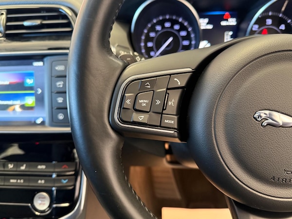 Used Jaguar XE 2015 for sale - 75589331: Photo 21