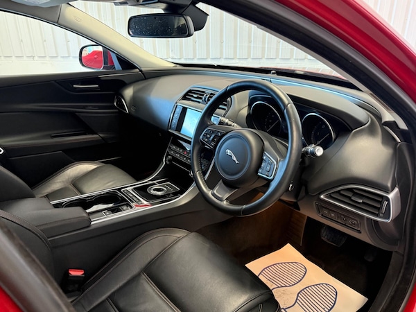 Used Jaguar XE 2015 for sale - 75589331: Photo 23