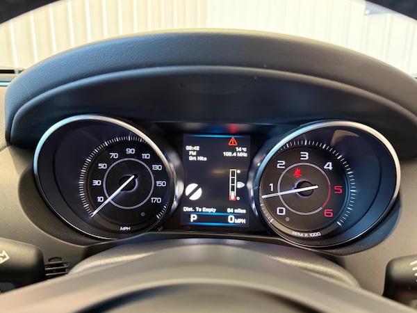 Used Jaguar XE 2015 for sale - 75589331: Photo 25