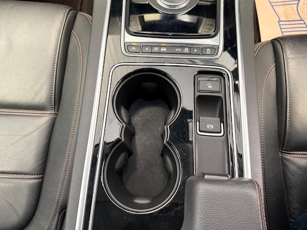 Used Jaguar XE 2015 for sale - 75589331: Photo 31