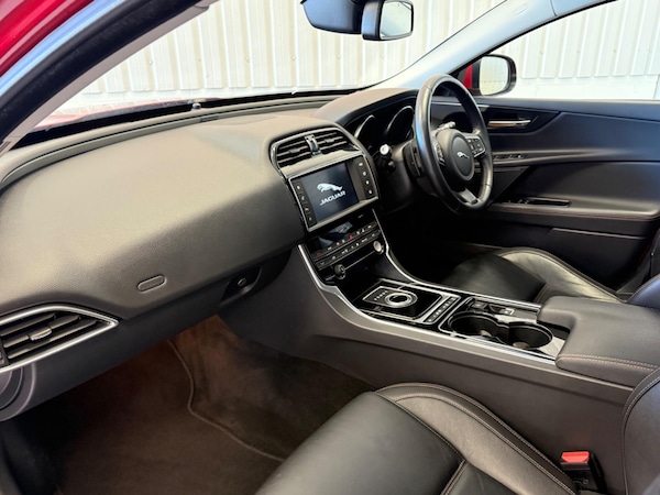 Used Jaguar XE 2015 for sale - 75589331: Photo 9