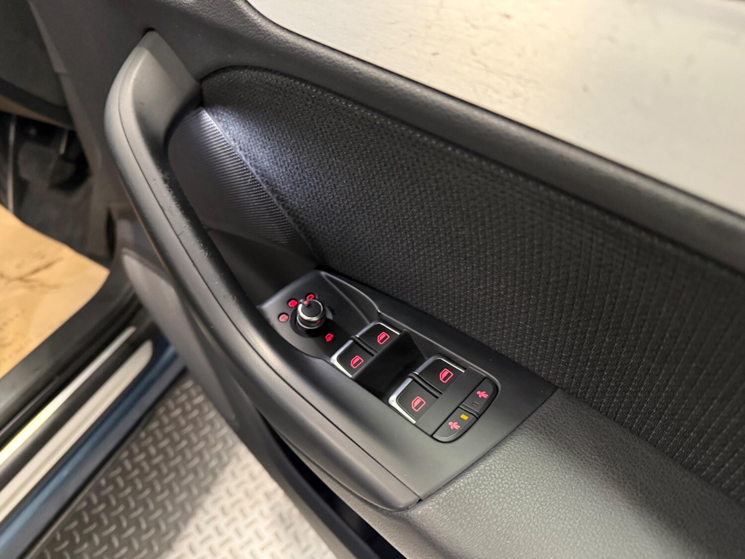 Used Audi Q3 2015 for sale - 76282855: Photo 20