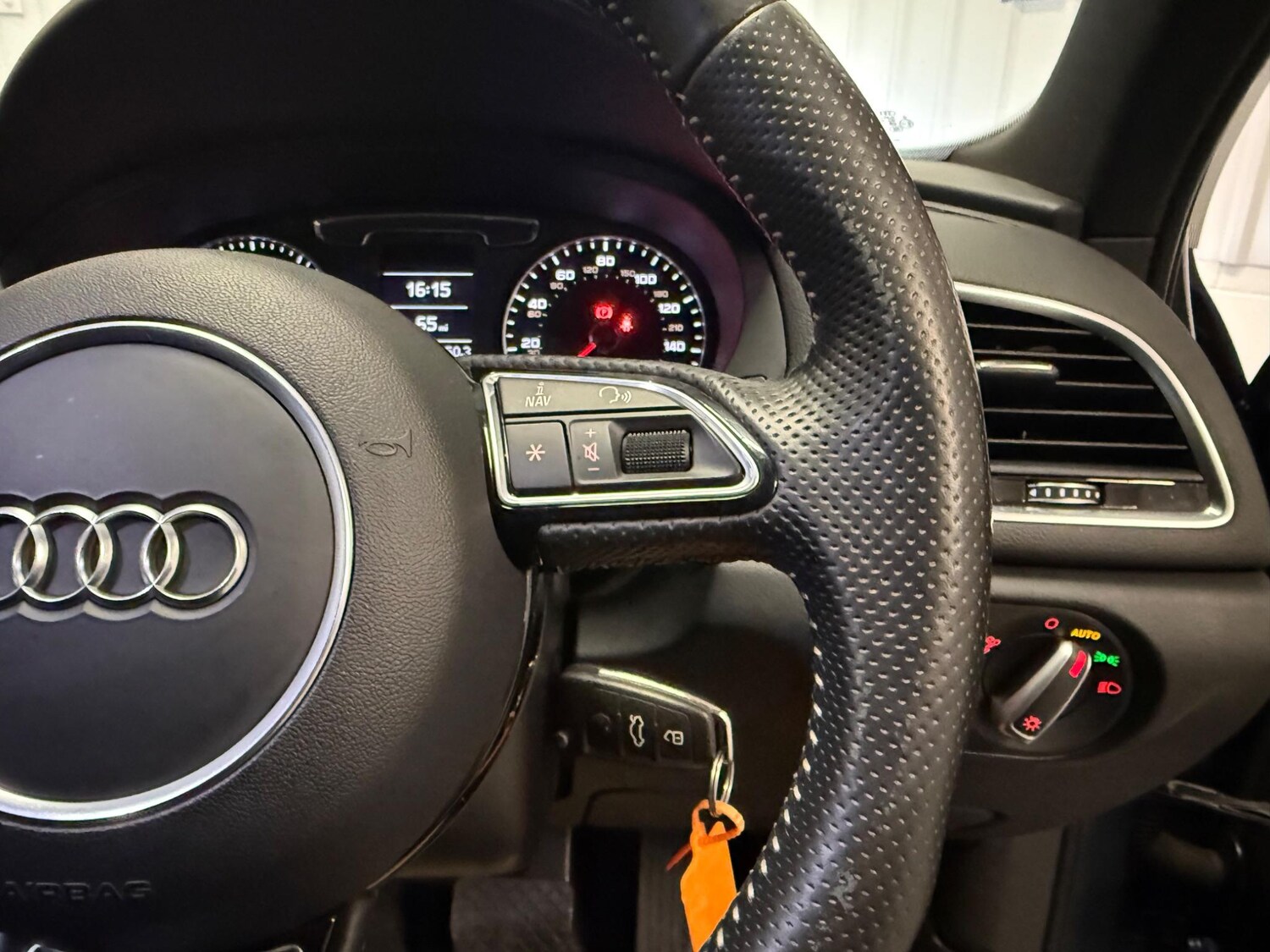 Used Audi Q3 2015 for sale - 76282855: Photo 27