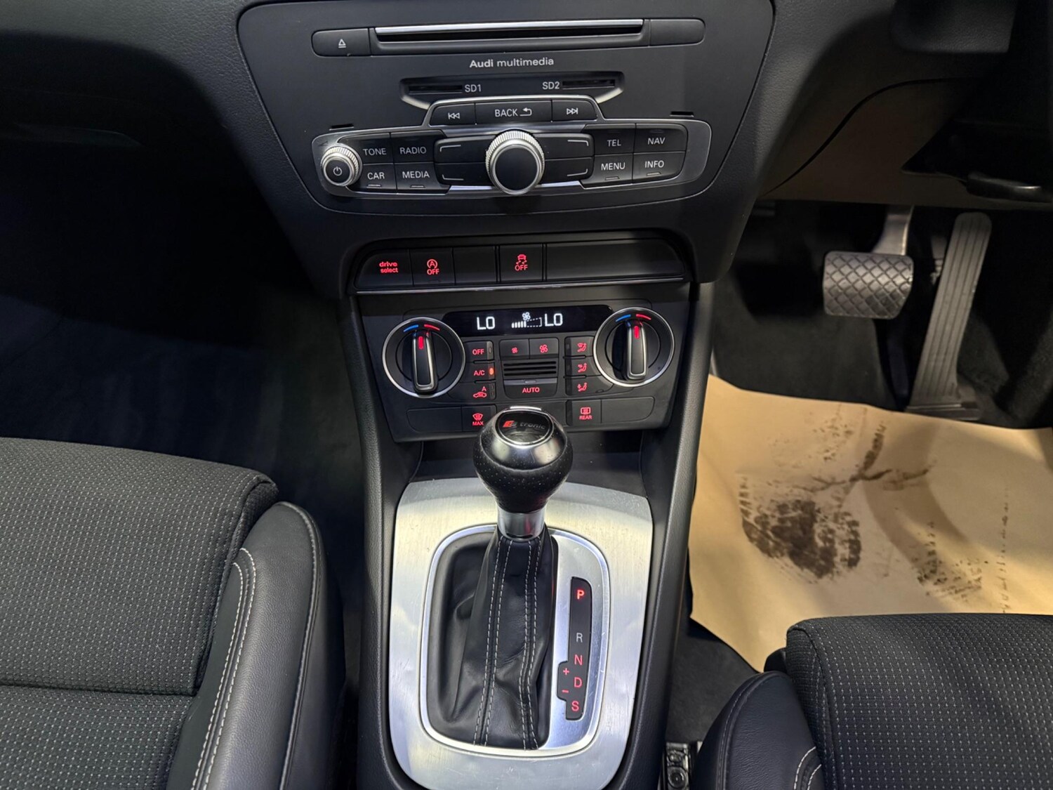 Used Audi Q3 2015 for sale - 76282855: Photo 34