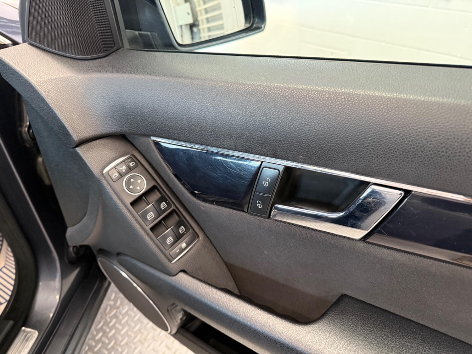 Used Mercedes-Benz C Class 2010 for sale - 76433269: Photo 18