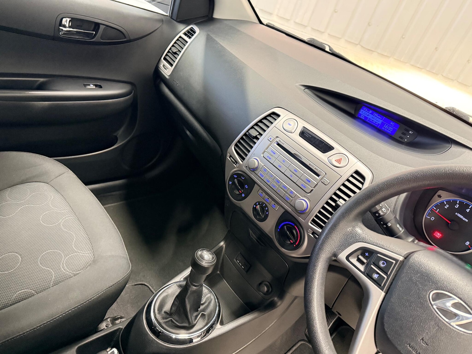 Used Hyundai i20 2011 for sale - 76899311: Photo 25