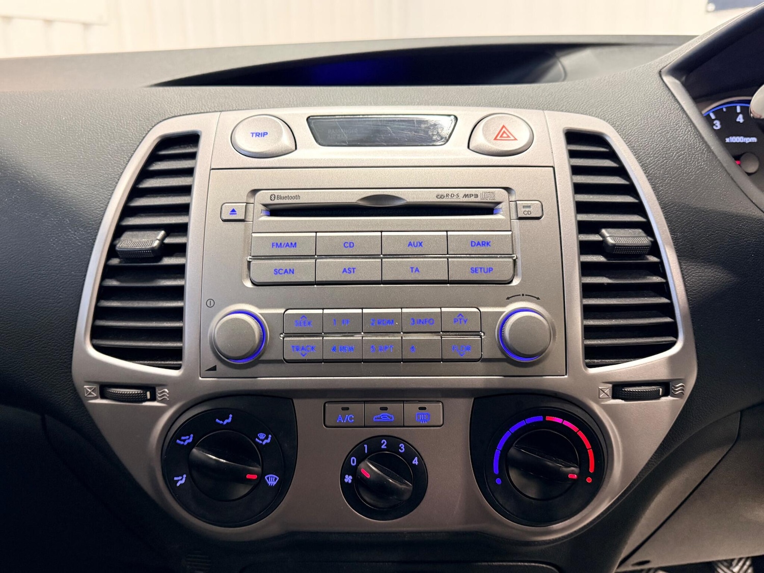 Used Hyundai i20 2011 for sale - 76899311: Photo 28