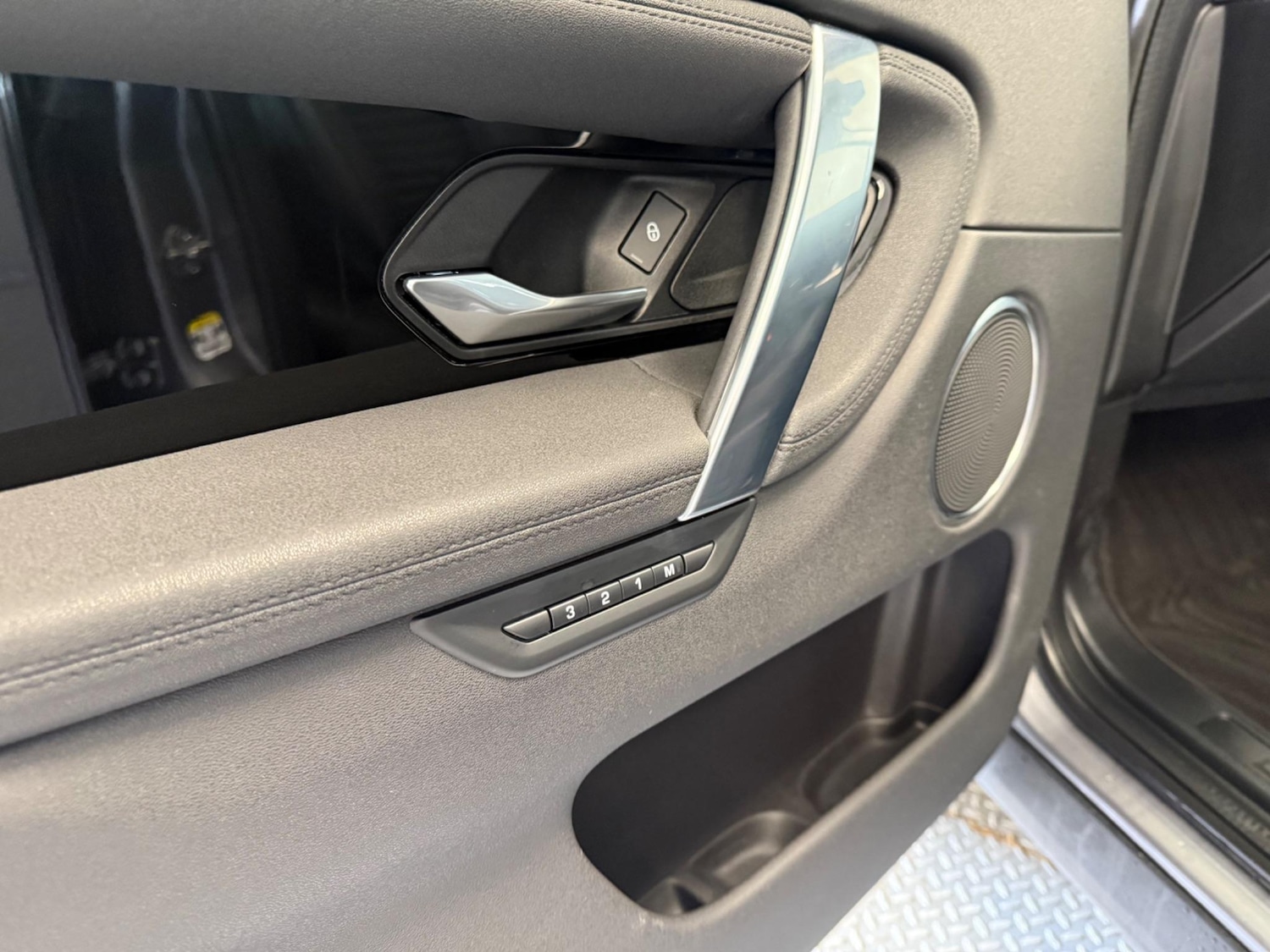 Used Land Rover Discovery Sport 2020 for sale - 76898790: Photo 14