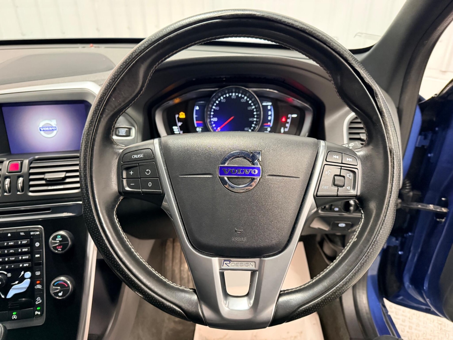 Used Volvo XC60 2017 for sale - 77439874: Photo 17