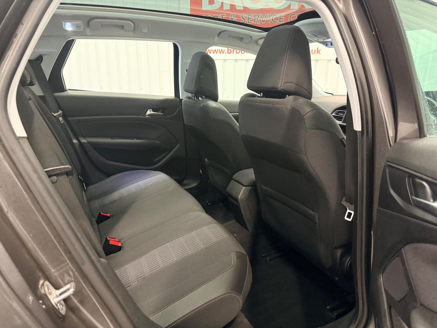 Used Peugeot 308 2018 for sale - 77611600: Photo 18