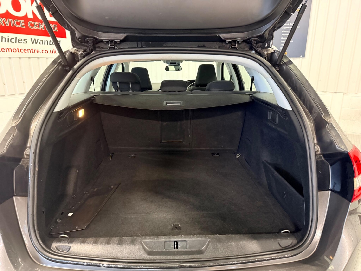 Used Peugeot 308 2018 for sale - 77611600: Photo 19