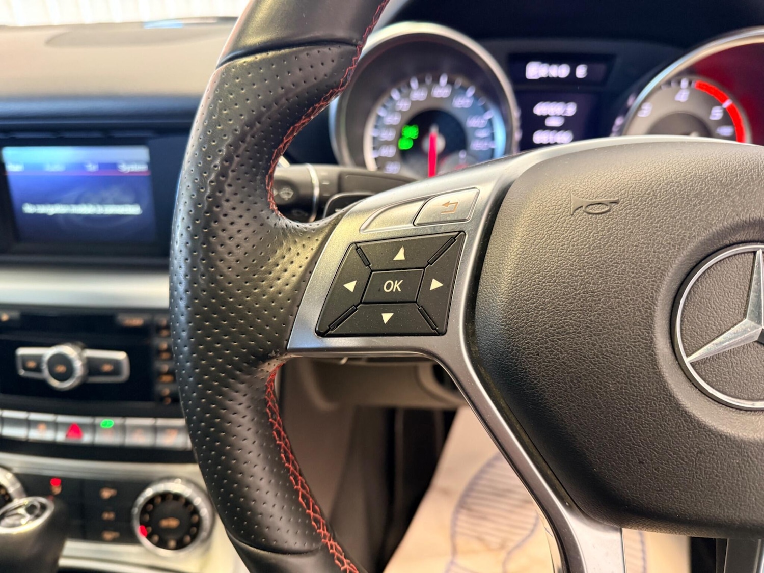 Used Mercedes-Benz SLK 2015 for sale - 78034182: Photo 15