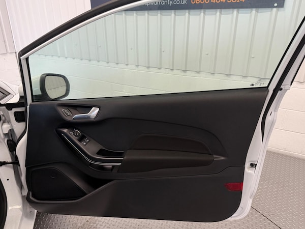 Used Ford Fiesta 2018 for sale - 74713074: Photo 17