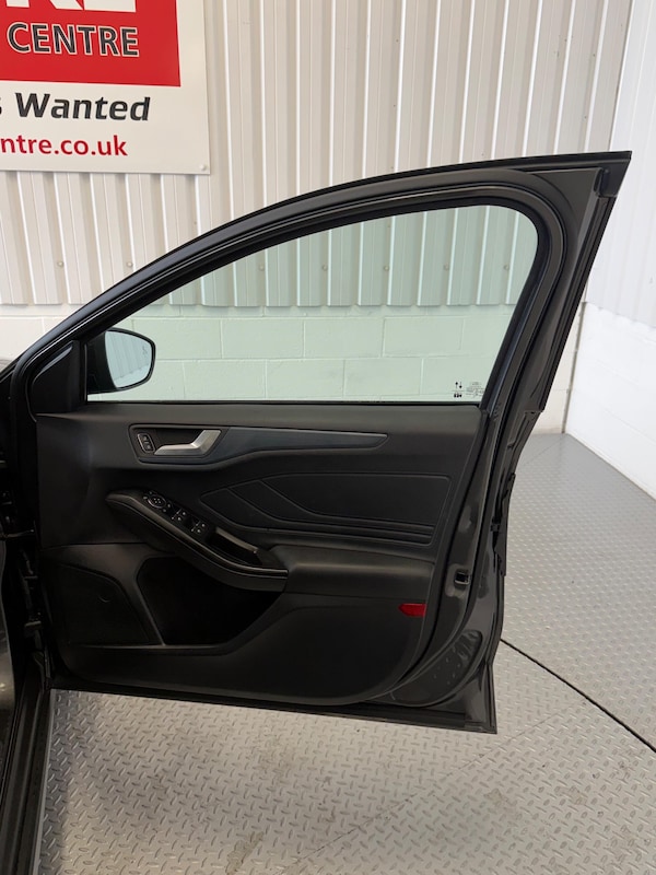 Used Ford Focus 2019 for sale - 76295122: Photo 16