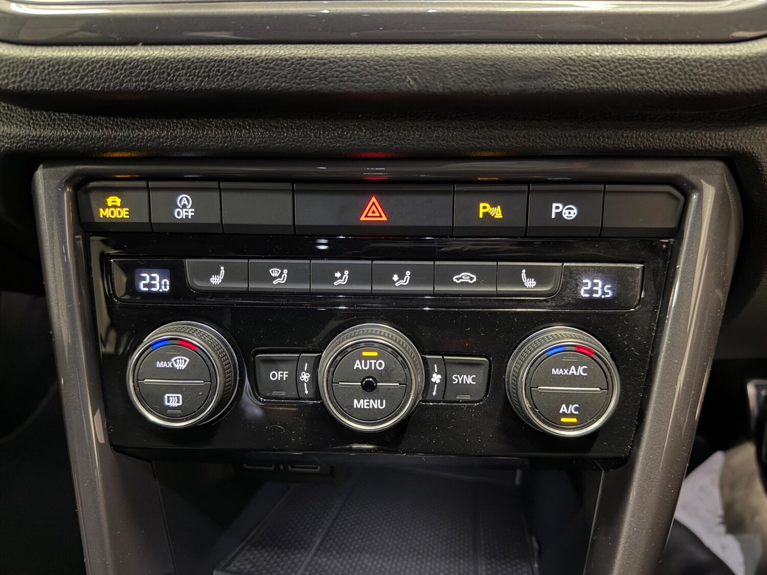 Used Volkswagen T-Roc 2020 for sale - 77510563: Photo 28