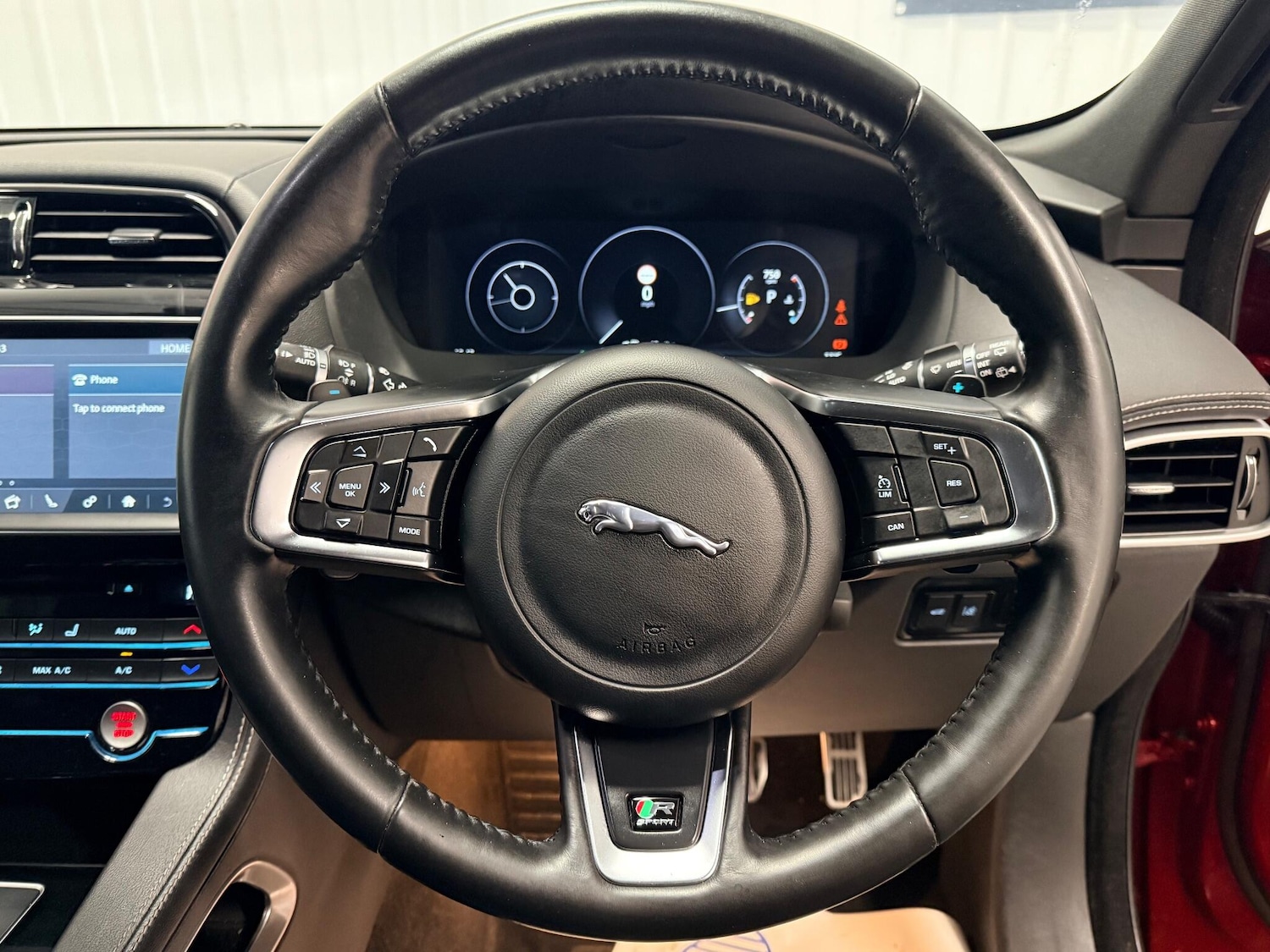 Used Jaguar F-Pace 2017 for sale - 77784509: Photo 23