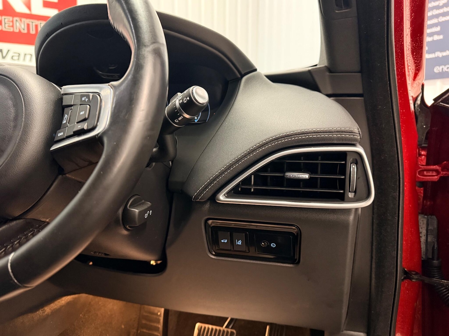 Used Jaguar F-Pace 2017 for sale - 77784509: Photo 25