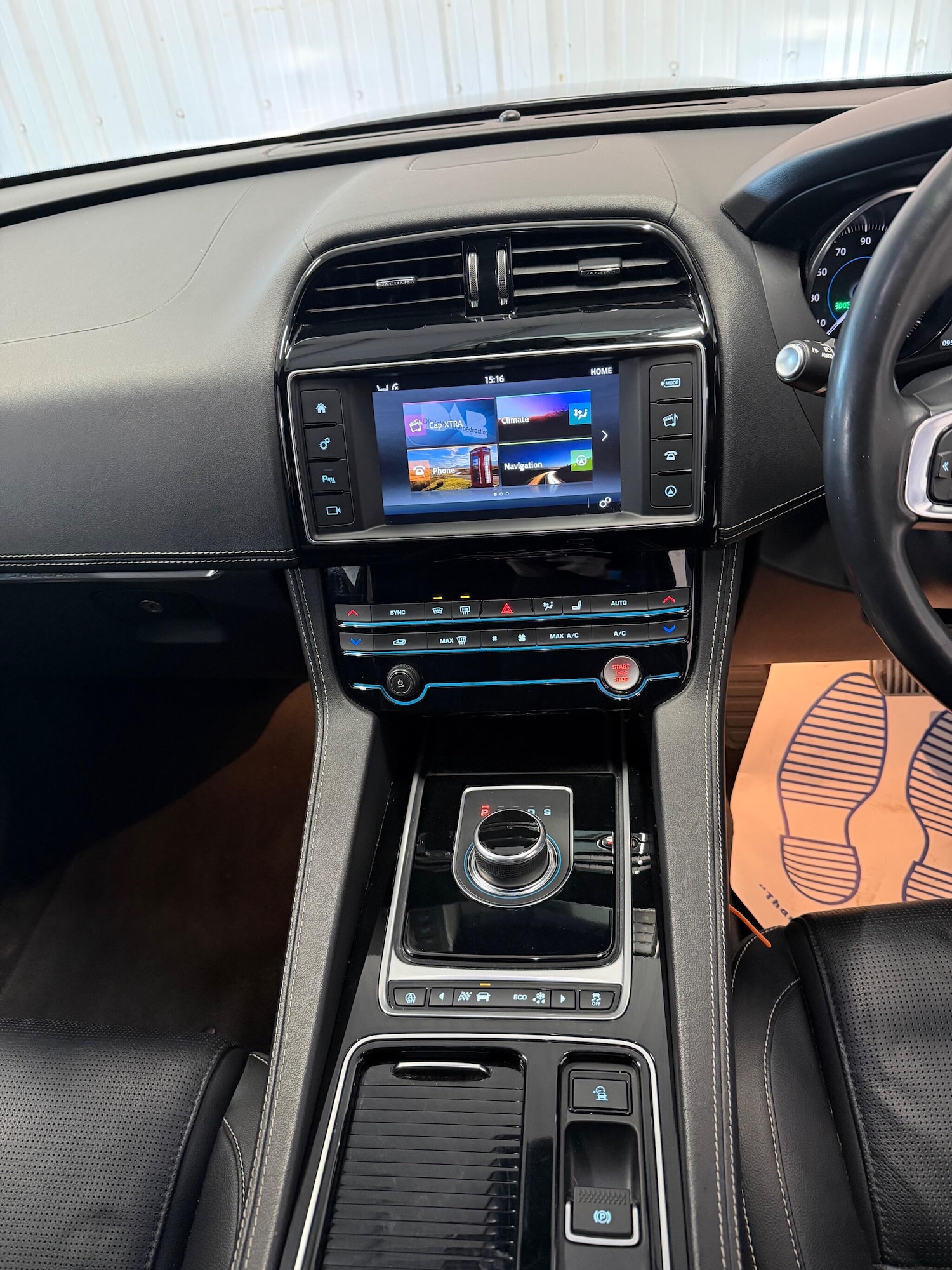 Used Jaguar F-Pace 2017 for sale - 77081551: Photo 24