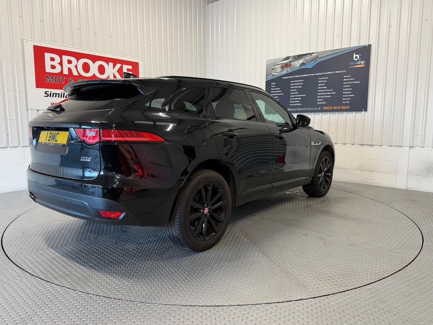 Used Jaguar F-Pace 2017 for sale - 77081551: Photo 4