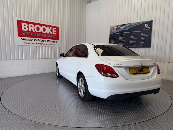 Used Mercedes-Benz C-Class 2015 for sale - 74851848: Photo 11