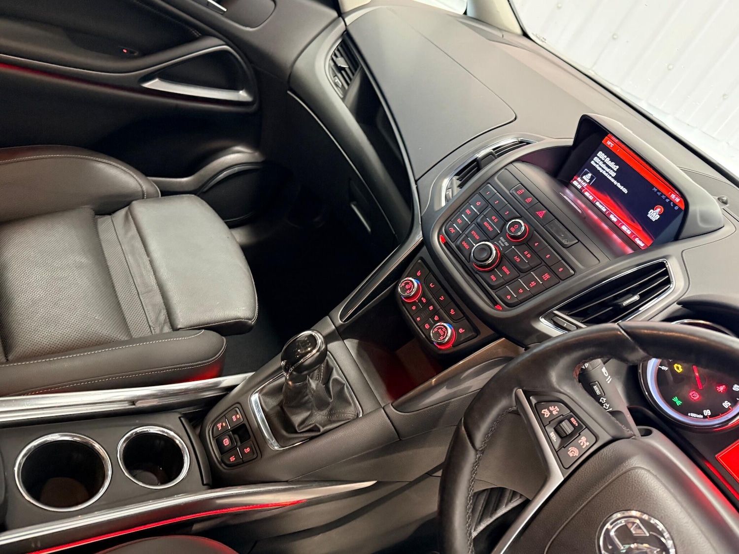 Used Vauxhall Zafira 2015 for sale - 76498443: Photo 32