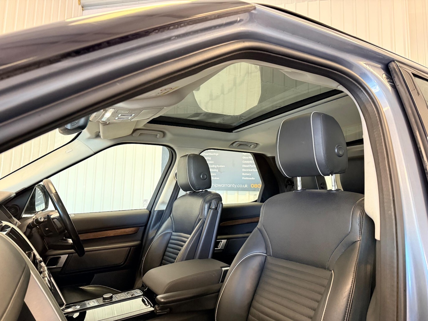 Used Land Rover Discovery 2018 for sale - 76913279: Photo 15