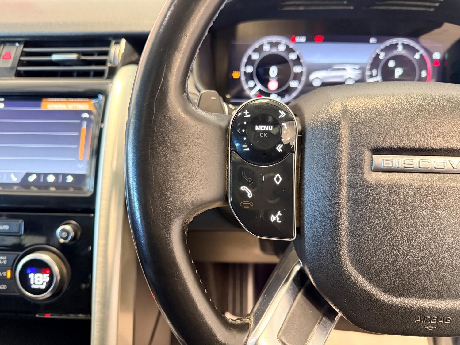 Used Land Rover Discovery 2018 for sale - 76913279: Photo 30