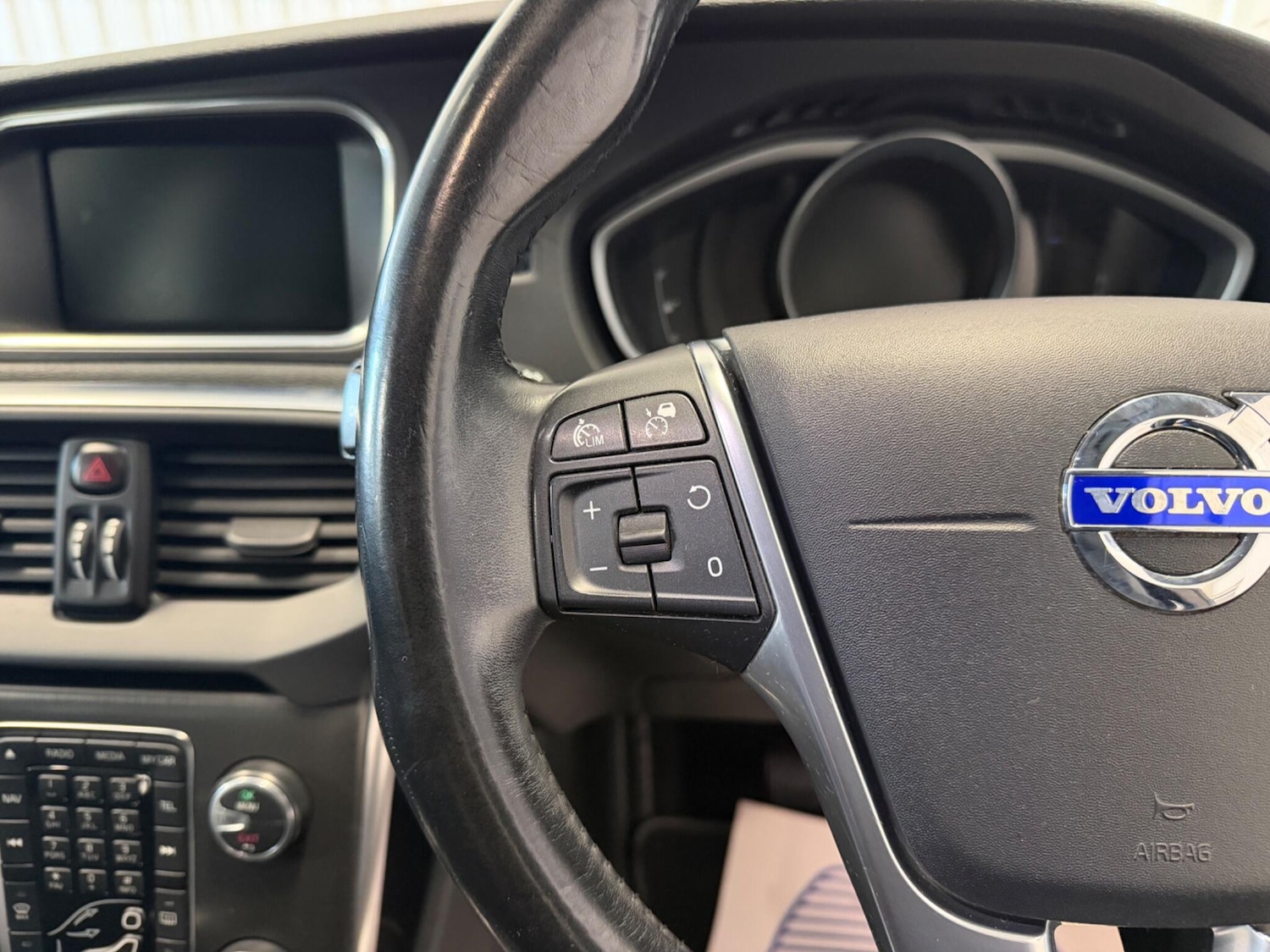 Used Volvo V40 for sale - 77657901: Photo 19