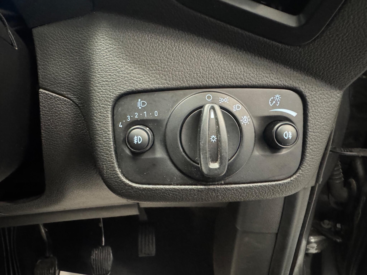 Used Ford Kuga 2017 for sale - 78185394: Photo 30