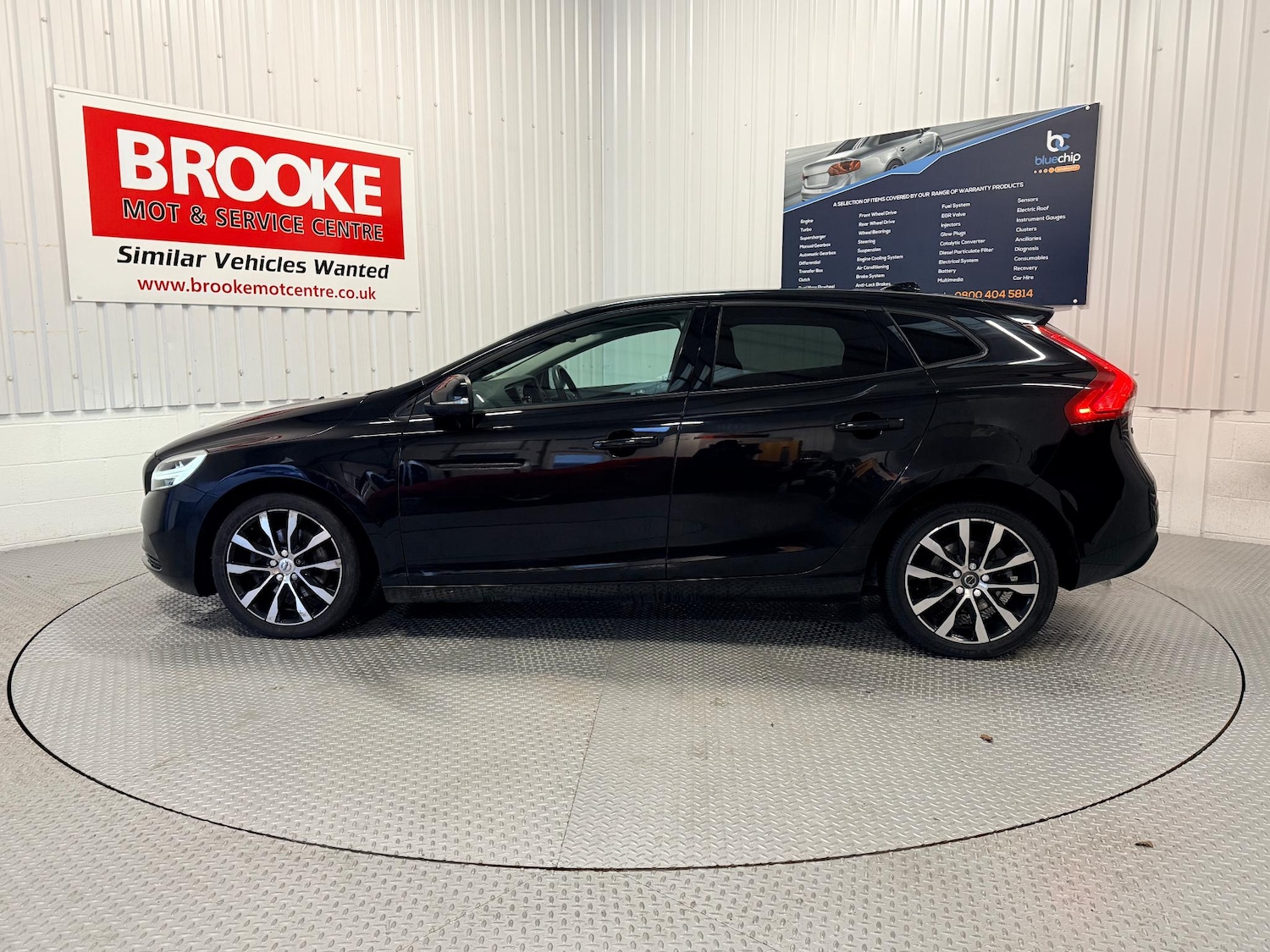 Used Volvo V40 2019 for sale - 76633106: Photo 10