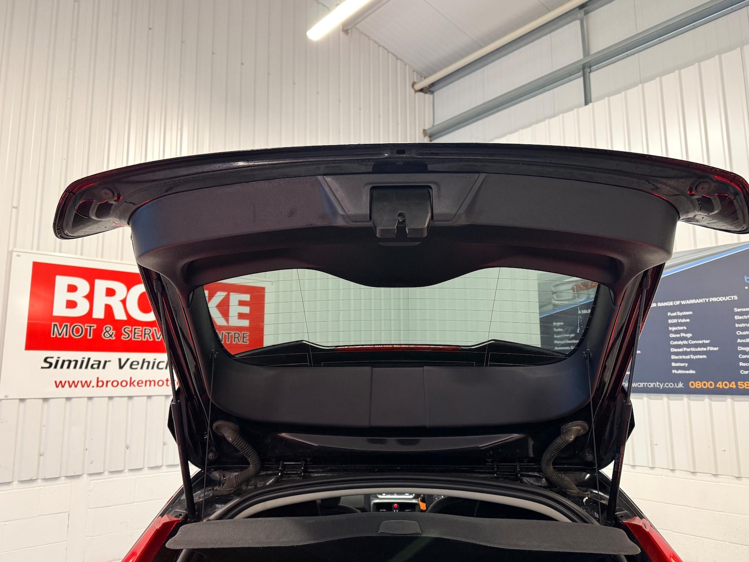 Used Volvo V40 2019 for sale - 76633106: Photo 14