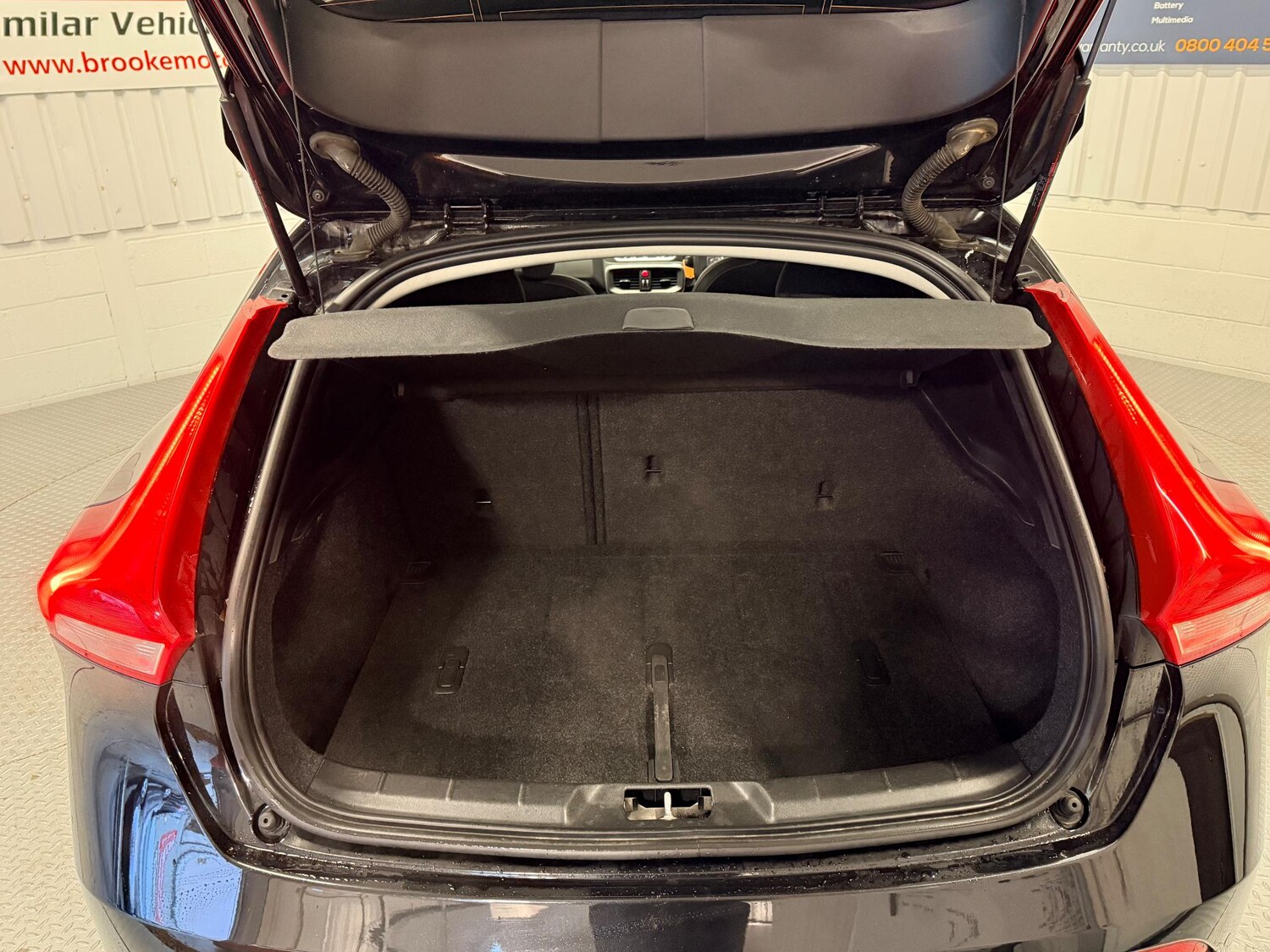 Used Volvo V40 2019 for sale - 76633106: Photo 15