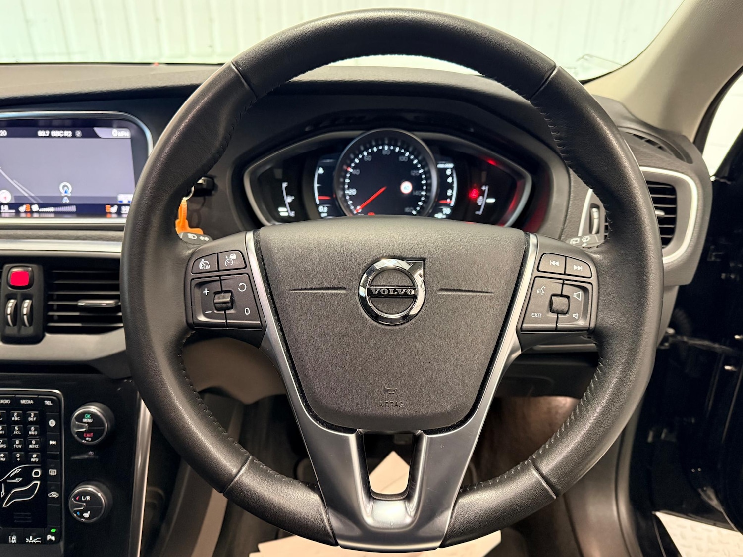 Used Volvo V40 2019 for sale - 76633106: Photo 21