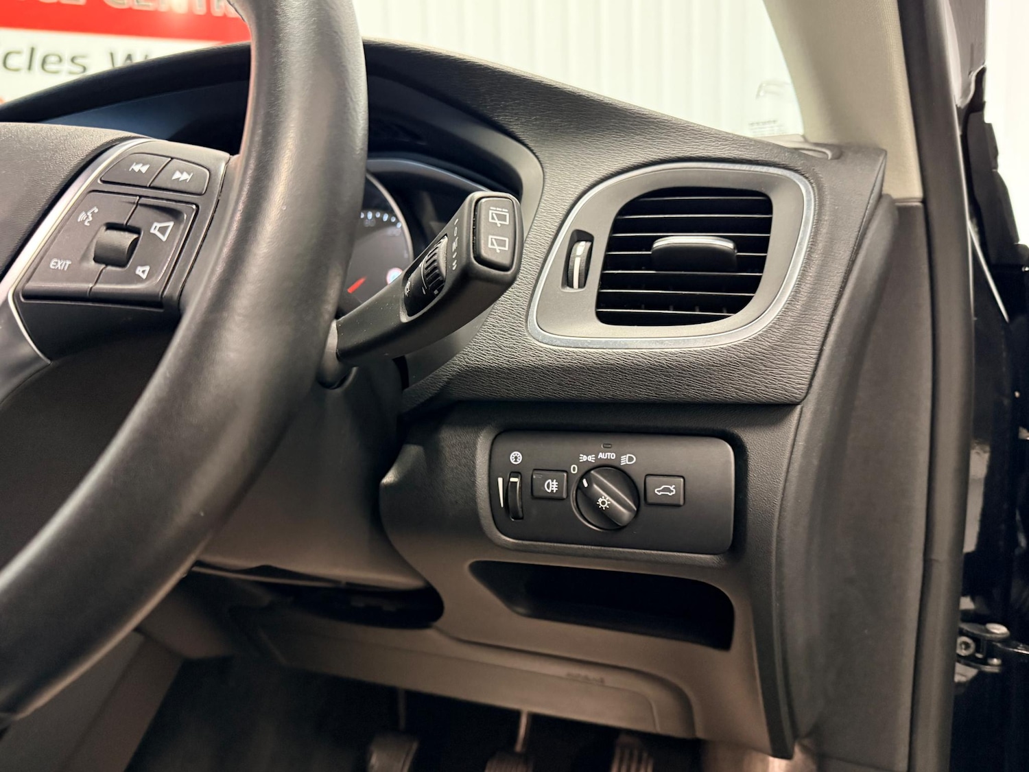 Used Volvo V40 2019 for sale - 76633106: Photo 23