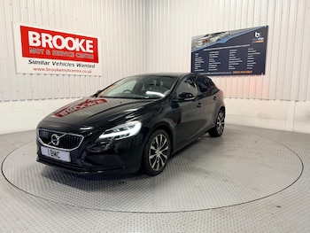 Used Volvo V40 2019 for sale - 76633106: Photo