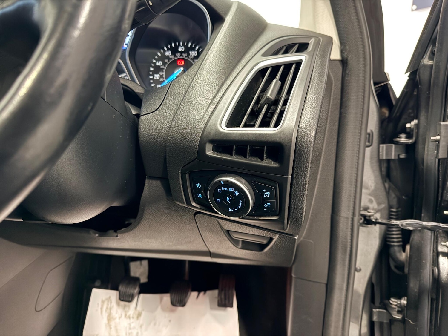 Used Ford Focus for sale - 77611920: Photo 21